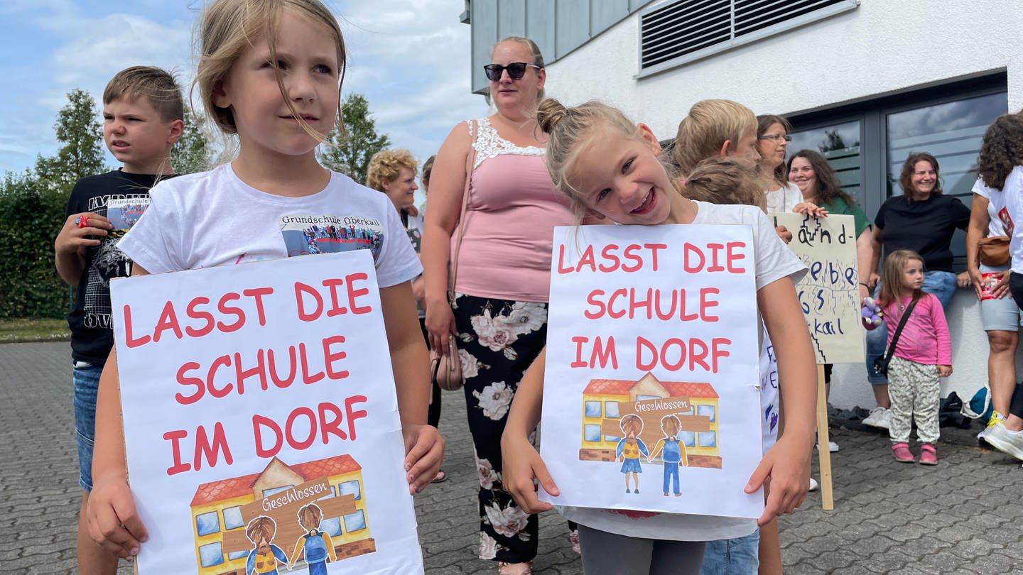 Schülerinnen protestieren gegen Schulentwicklungskonzept der verbandsgemeinde Bitburger Land