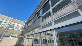 Die Bauarbeiten an der Integrierten Gesamtschule in Trier gehen seit Jahren nicht weiter. 
