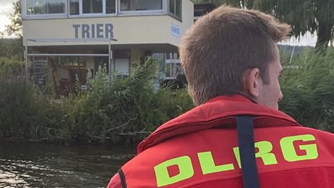 Sie sorgen für Sicherheit auf der Mosel: die Rettungsschwimmer vom DLRG Trier. 