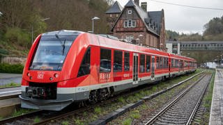 Wegen Baumaßnahmen sperrt die Deutsche Bahn die Eifelstrecke zwischen Trier und Gerolstein erneut.