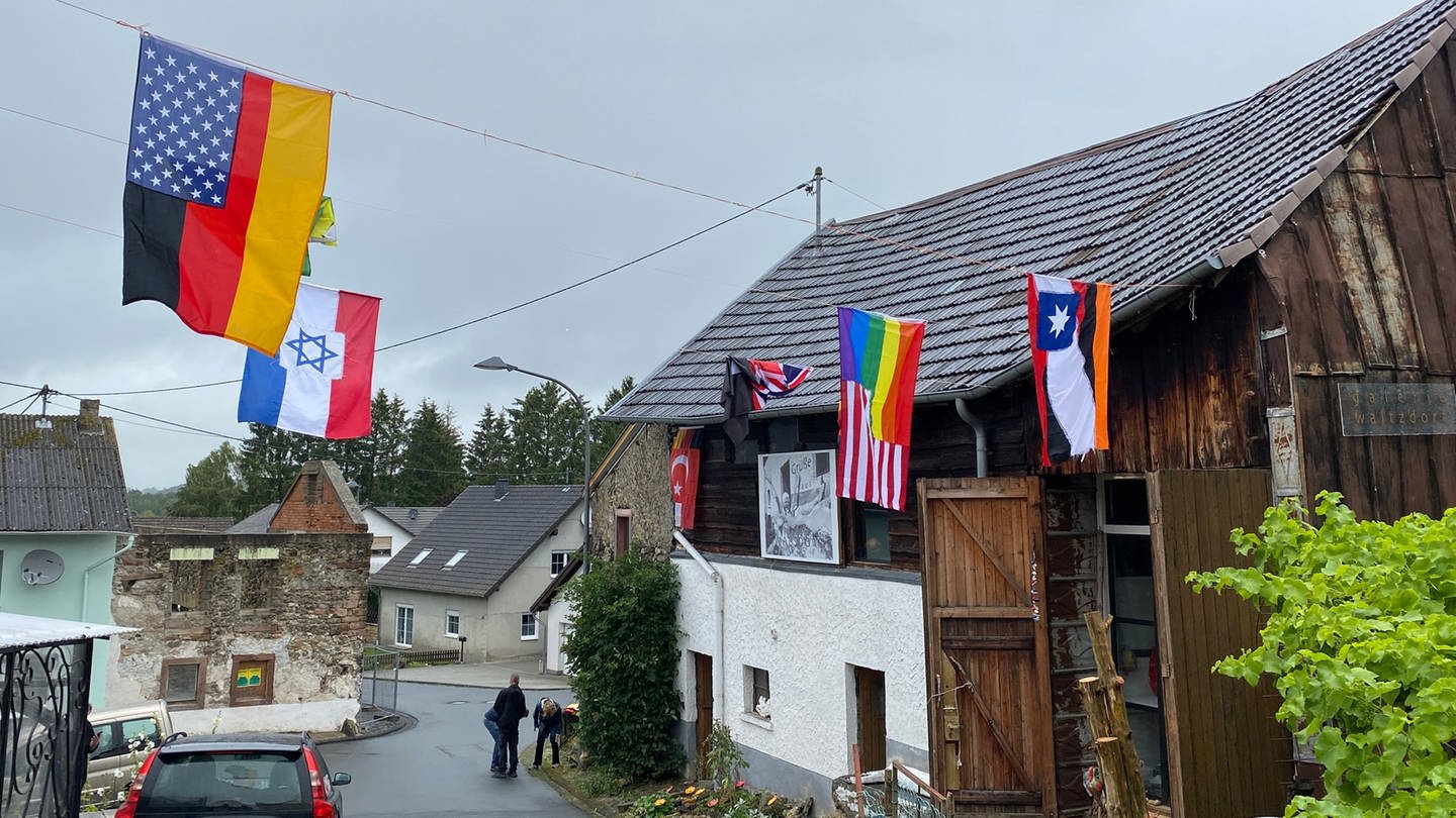 Das Kunstttreffen in Walsdorf findet zum zweiten Mal in dem kleinen Dorf in der Vulkaneifel statt.