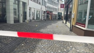 Die Polizei hat die Innenstadt in Wittlich abgesperrt, um Spuren nach der tödlichen Auseinandersetzung zu untersuchen.
