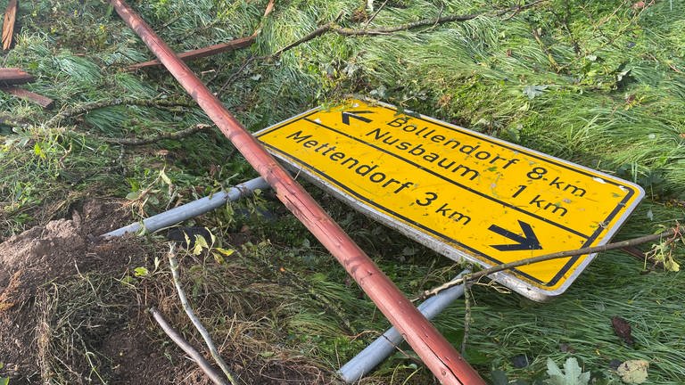 Nach Schätzungen der Verbandsgemeinde Südeifel geht der Schaden nach dem Sturm in Nusbaum in die Millionen. 