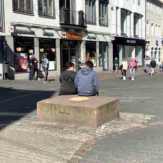 Da fehlt doch was? Der Pranger steht nicht mehr an der Grabenstraße in Trier.