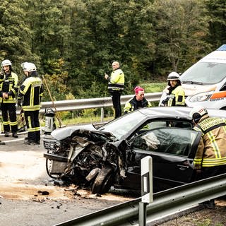 Unfall bei Kirschweiler auf der B422.