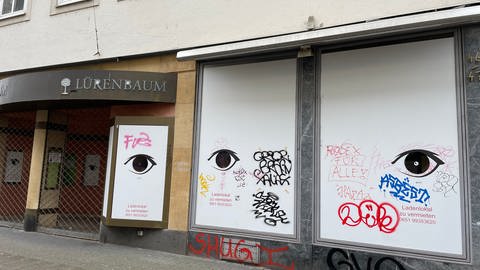 Auch der Juwelier in Trier hat schon einige Zeit zu. Laut City-Initiative wird das Haus aber umgebaut - es sollen Wohnungen und eine neue Ladenfläche entstehen.