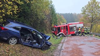 Zwischen Lünebach und Euscheid sind ein Feuerwehrwagen und ein Auto zusammengestoßen.