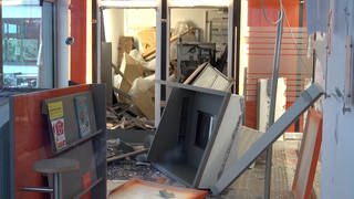 Der Geldautomat der Volksbank in Zerf wurde in der Nacht gesprengt