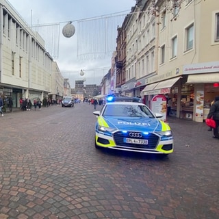 In der Trierer Innenstadt hat es am Dienstagnachmittag eine mutmaßliche Amokfahrt gegeben.