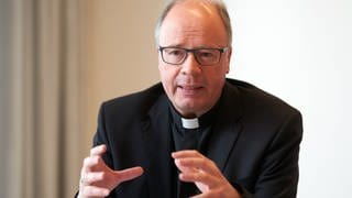Trierer Bischof Ackermann muss wegen Schmerzensgeldklage von Missbrauchsopfer persönlich vor Arbeitsgericht aussagen