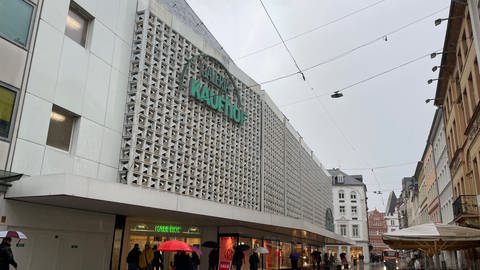 Galeria Karstadt Kaufhof hat zwei Standorte in Trier. 