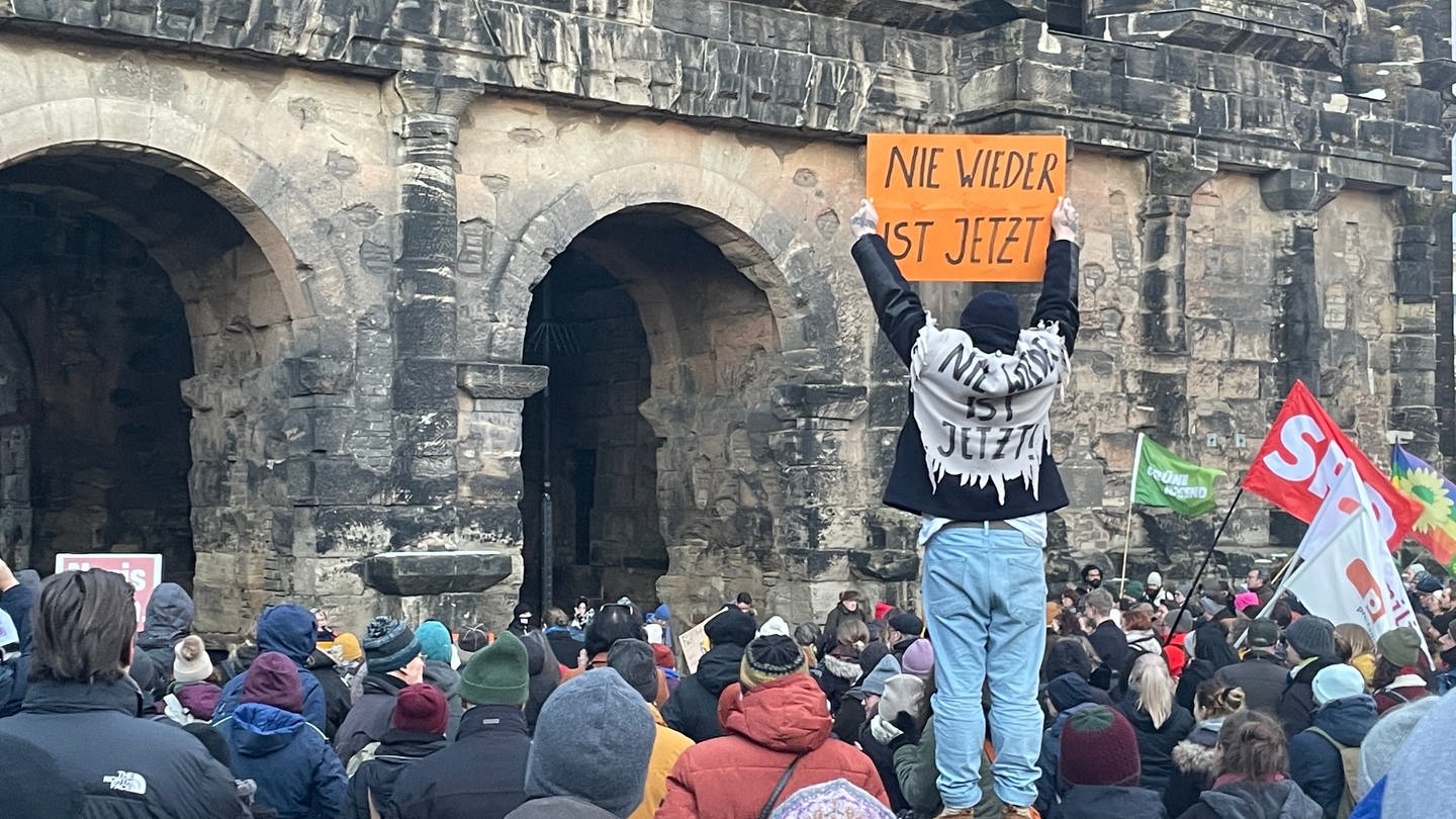 In Trier hat ein breites Bündnis zu einer Demo gegen Rechts aufgerufen.