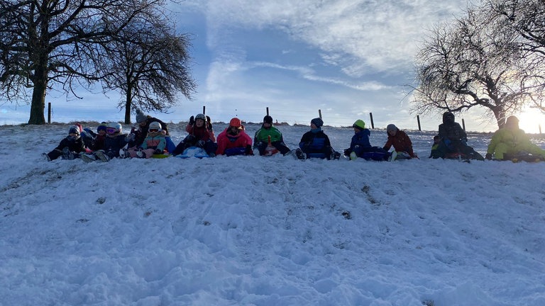 Das sind die schönen Seiten des Winters im Hunsrück: Rodeln bei Veitsrodt.