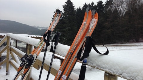 Im Skigebiet Wolfsschlucht in Prüm starten am Samstag die Lifte und der Wintersport. 