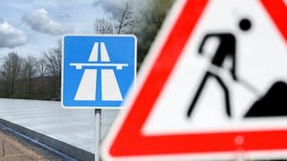 Bidlmontage: Dauerbaustelle A1: Warum Autofahrer auf der Autobahn A1 bisher keine freie Fahrt haben