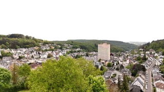 Für manche ist sie immer noch ein Wahrzeichen, für andere ein Schandfleck im Stadtbild von Idar-Oberstein: Die Diamant- und Edelsteinbörse.