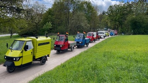 Bei der Motorradwallfahrt in Klausen waren auch einige Ape-Besitzer dabei.