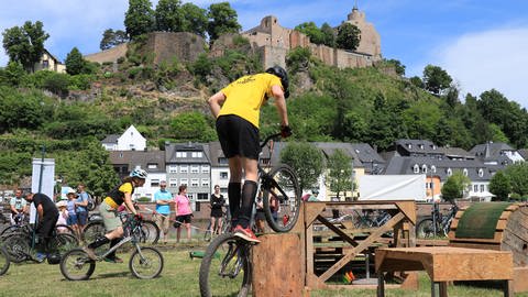 Entlang der Route von "Saar Pedal" gibt es jedes Jahr viele Aktionen. Wie hier, einen Parcours für Mountainbikes.