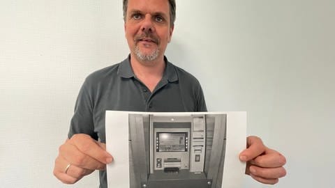 Geschäftsführer Markus Otten ist stolz auf die Erfindung seiner Firma: die Schutzvorrichtung soll Geldautomaten vor Sprengungen schützen. 