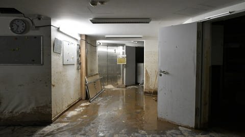 Die Flut vom Julie 2021 hat auch die Räume in der Klinik in Trier-Ehrang völlig verdreckt