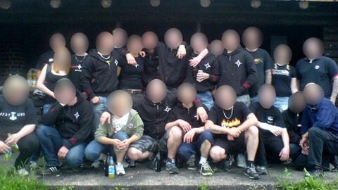 Die „Chaos Crew“ organisierte über Jahre rechtsextreme Musikveranstaltungen. Ermittler zählten zur Gruppe bis zu 40 Personen. 