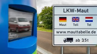 Bildmontage: LKW-Mautsäule mit Hinweisschild zur Maut - Maut-Pflicht für Fahrzeuge über 3,5 Tonnen sorgt für Ärger und Sorgen