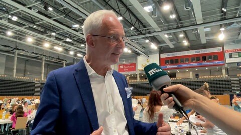 Der Trierer Oberbürgermeister Wolfram Leibe hat angekündigt, dass die Basketballer der Gladiators den umstrittenen Sponsorenvertrag mit Kaspersky nochmal prüfen.