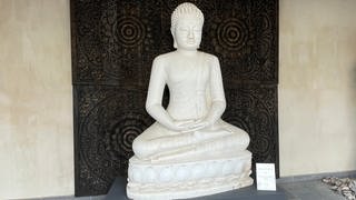 Das Buddha-Museum in Traben-Trarbach zeigt über 2.000 Skulpturen. Diese stehen in einem ehemaligen Weinkeller und sind eine Attraktion.