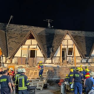 Nach fast 24 Stunden konnte die letzte Überlebende aus dem eingestürzten Hotel in Kröv gerettet werden.