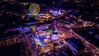 Ein Blick auf die Wittlicher Säubrennerkirmes bei Nacht