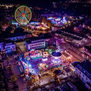 Ein Blick auf die Wittlicher Säubrennerkirmes bei Nacht