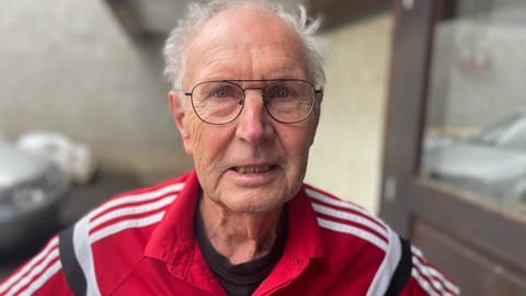 Josef Jakobs hat mit seinen 84 Jahren schon viele Hochwasser erlebt. Doch inzwischen kommt es fast jedes Jahr zu Überschwemmungen in Schönecken. 