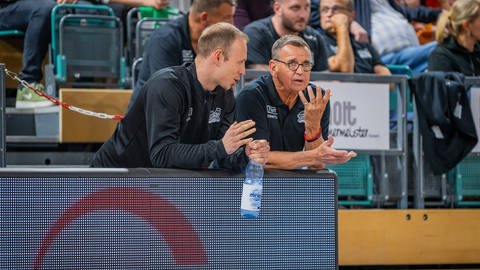 Der neue Trainer des Basketballzweitligisten Gladidators Trier, Jacques Schneider startet mit seinem Team in die neue Saison mit einem Pokalspiel gegen die Frankfurt Skyliners.