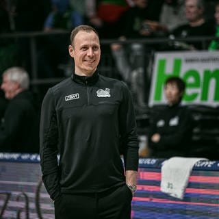 Der neue Trainer des Basketballzweitligisten Gladidators Trier, Jacques Schneider startet mit seinem Team in die neue Saison mit einem Pokalspiel gegen die Frankfurt Skyliners.