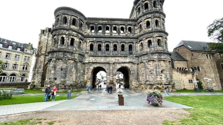 Nordansicht Porta-Nigra-Platz