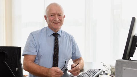 Verbandsbürgermeister Aloysius Söhngen (CDU) wünscht sich mehr Fotovoltaik auf Dächern und Parkflächen. Er möchte die Landwirtschaftsflächen schonen. 