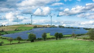 Der Bau von Photovoltaikanlagen braucht Platz. In der Eifel hat ein Verteilungskampf um die Flächen begonnen.