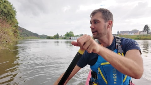 Der Kanufahrer Dominique Michels hat keine Lust mehr, "durch Müll zu paddeln".