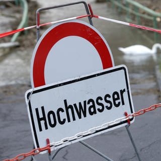 Infolge der für den Mittwoch und die Nacht auf Donnerstag vorhergesagten großen Regenmengen werden die Wasserstände an zahlreichen Pegeln stark ansteigen. 