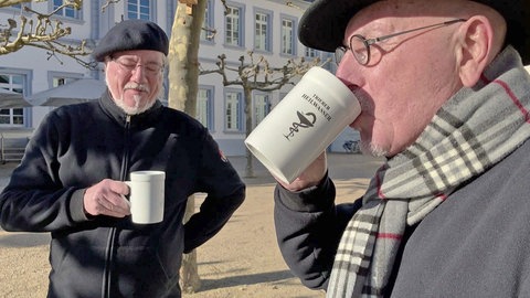 Am Dienstag werden im Schloss Biebrich in Hessen die UNESCO-Urkunden für immaterielles Kulturerbe verliehen. Ausgezeichnet wird auch der Viez aus der Region Trier.