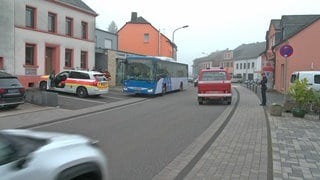 Bei einem Verkehrsunfall in Freudenburg (Landkreis Trier-Saarburg) sind mehrere Kinder leicht verletzt worden. 