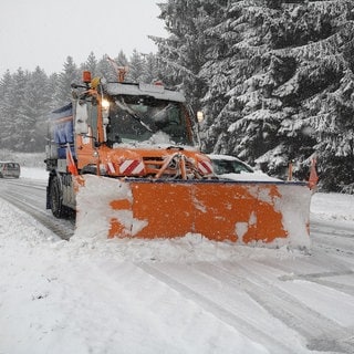 Die Straßenmeistereien in der Region Trier sind auf Winterwetter mit Schnee, Eis und Glätte gut vorbereitet.