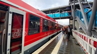 Mit einem Sonderzug wurde der Abschnitt der Eifelstrecke zwischen Kyllburg und Gerolstein am Donnerstag eingeweiht.