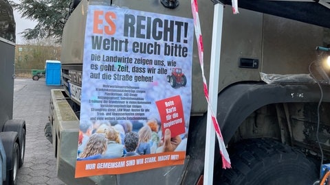 Demonstration in Bitburg:An der Demonstration in Bitburg am Montagabend waren nicht nur Landwirte, sondern auch Vertreter von mittelständischen Unternehmen und Privatpersonen beteiligt. Ihr Protest richtet sich neben Subventionskürzungen und steigenden Steuern auch gegen den Pflegenotstand und den Wegfall von Kliniken.