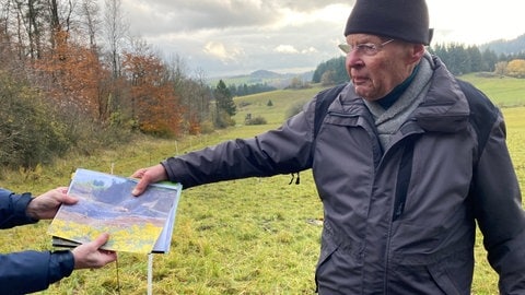 Hans-Peter Felten ist in der Vulkaneifel aufgewachsen. Er hat Angst, dass viele Berge, die er schon als Kind kannte, bald nicht mehr da sind. Dagegen will er sich beim NABU Daun einsetzen.