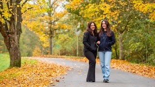 Gülin Güsel und Özdegan  Işik  genießen die Sicherheit in ihrer neuen Heimat. Sie gehen ohne Angst vor Übergriffen auch nachts spazieren. In der Großstadt Istanbul undenkbar.