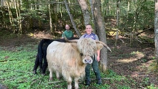 Verena und Sebastian Ritter betreiben die Hochlandrinderzucht im Nebenerwerb.