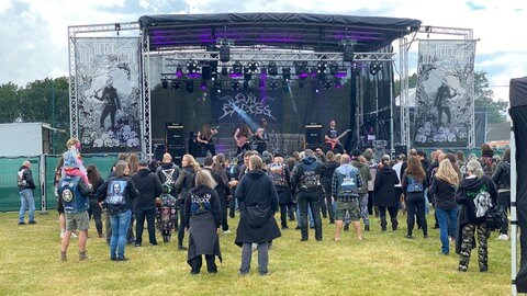 "Der Detze Rockt!" startet 2024 mit der Band "Evil Excess".