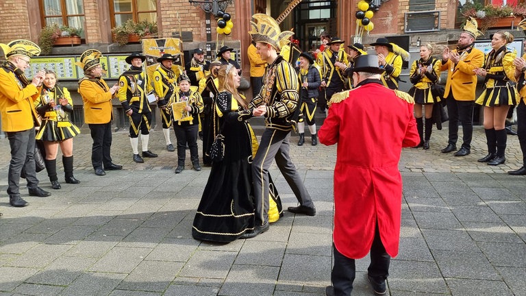 Weiberdonnestag in Zell.