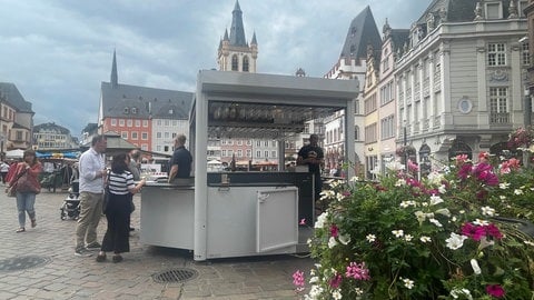 Der Trierer Weinstand ist nach dem Unwetter seit Dienstagmittag wieder geöffnet.